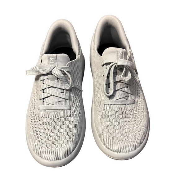 Kizik Gender Inclusive Roamer Hands-Free Sneaker, Size Men's 7.5/ Women's 9‎ - Picture 2 of 14